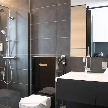 Hotell Saw By Wmm *